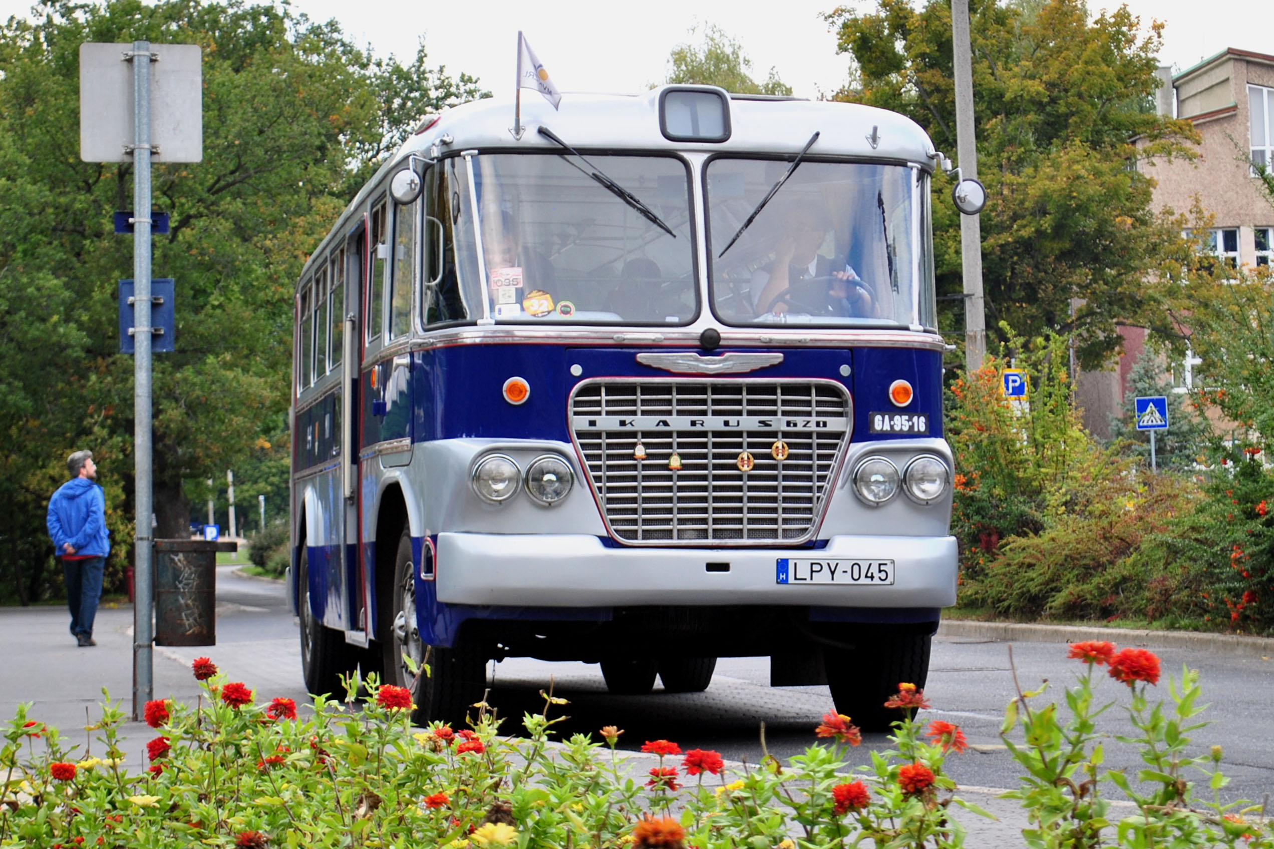 Ikarus 620 Autóbusz
