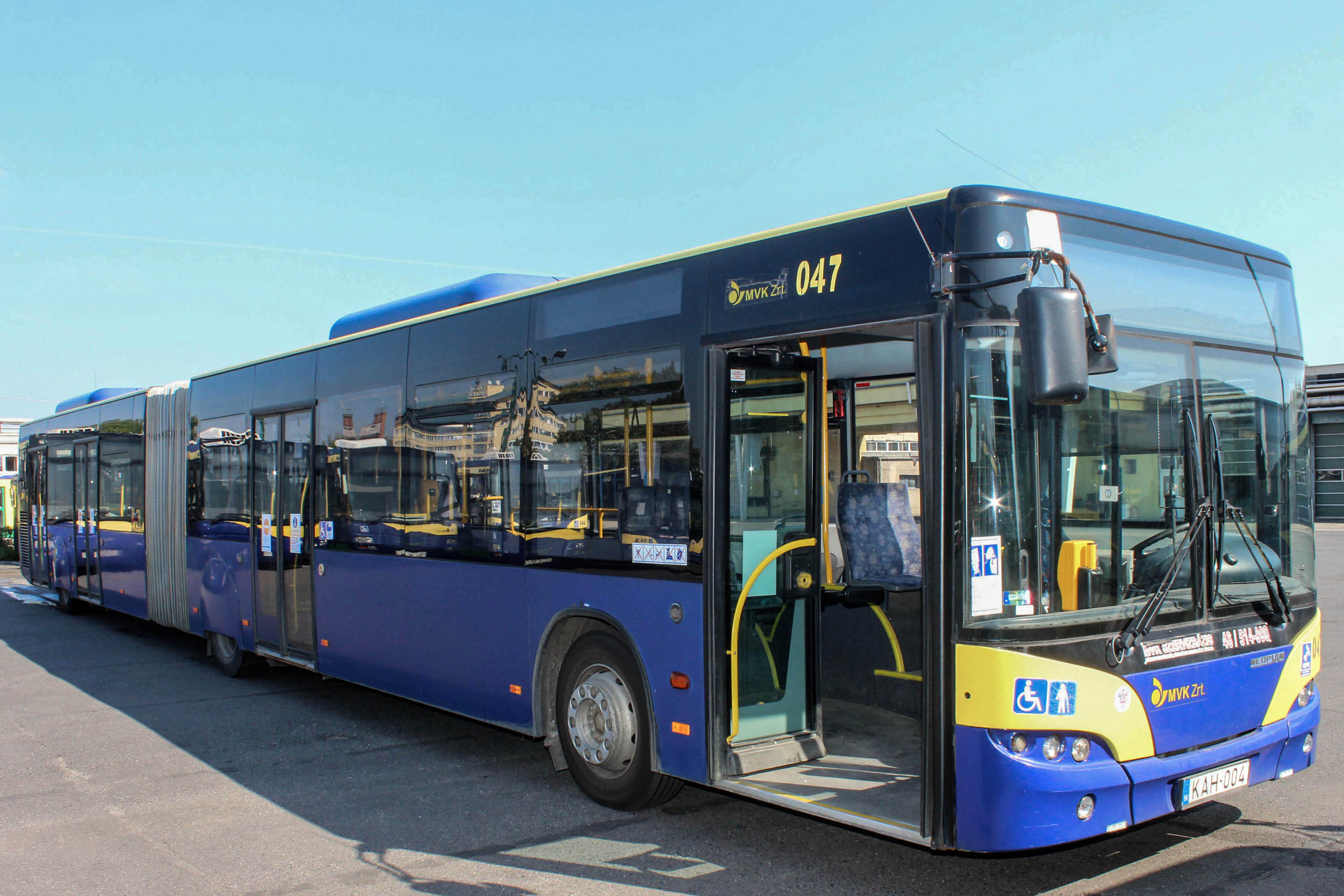 Neoplan N4522 Centroliner Autóbusz
